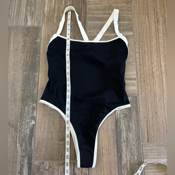 New L*Space Ribbed Baewatch One Piece Swimsuit size Medium - Picture 7 of 10
